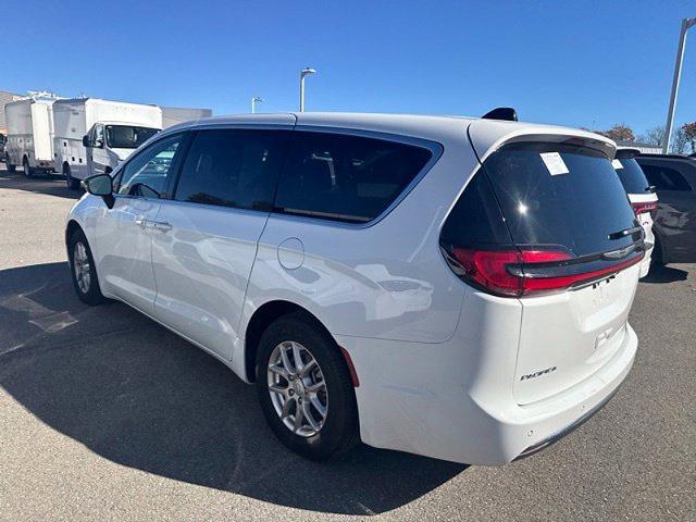 2026 Chrysler Pacifica - $28,994