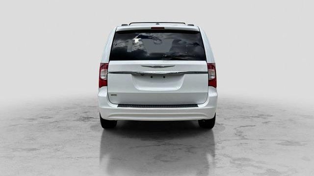 2014 Chrysler Town and Country Touring