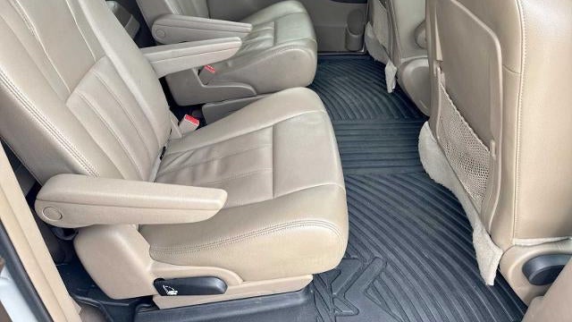 2014 Chrysler Town and Country Touring