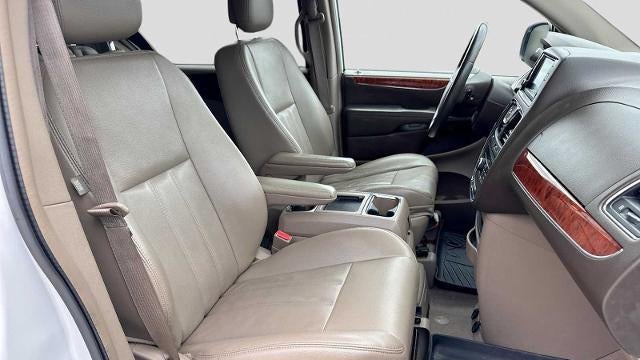 2014 Chrysler Town and Country Touring