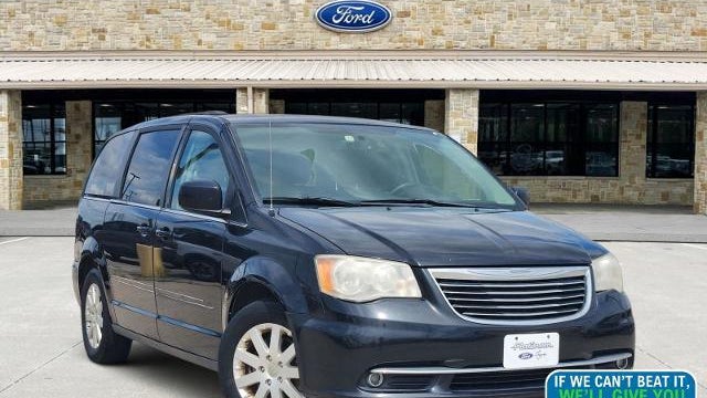 Preowned 2014 Chrysler Town and Country Touring for Sale