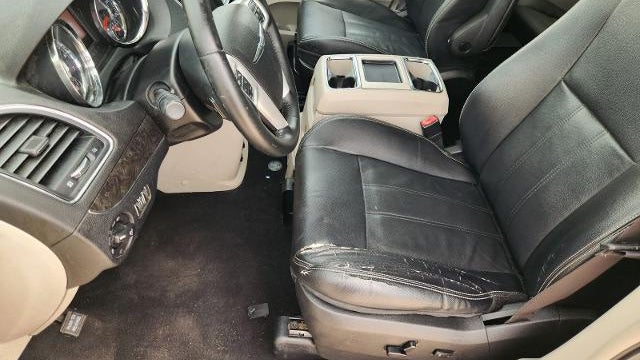2014 Chrysler Town and Country Touring