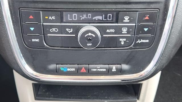 2014 Chrysler Town and Country Touring