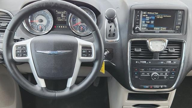 2014 Chrysler Town and Country Touring