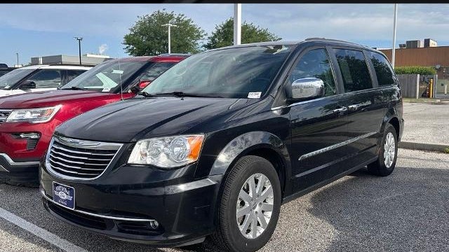 Preowned 2015 Chrysler Town and Country Touring for Sale