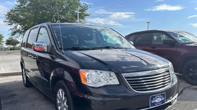 2015 Chrysler Town and Country Touring