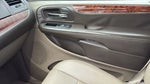 2016 Town and Country Thumbnail 24