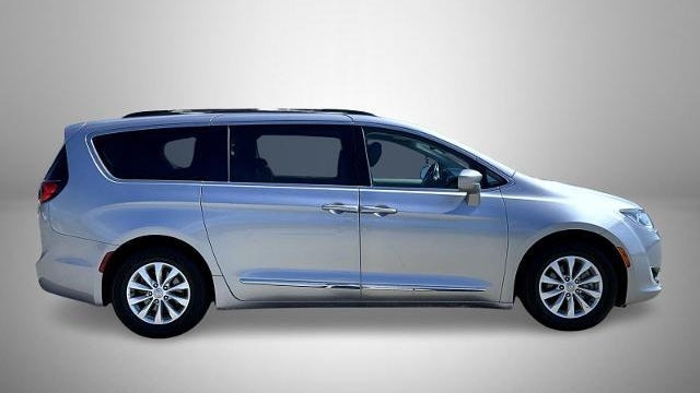 2017 Chrysler Pacifica Touring Plus