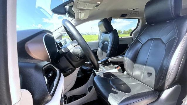 2017 Chrysler Pacifica Touring Plus