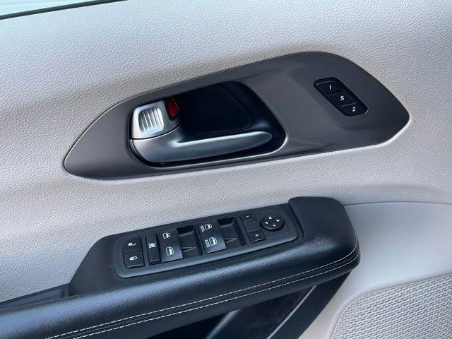 2021 Chrysler Pacifica - $16,900