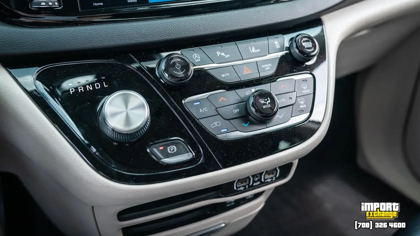 2022 Chrysler Pacifica Touring L