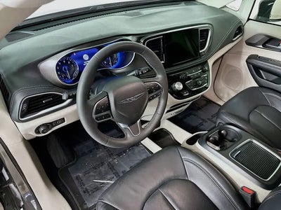 Photo of a 2022 Chrysler Pacifica Touring L 4DR Mini-Van for sale