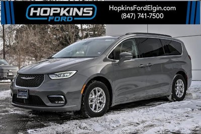Photo of a 2022 Chrysler Pacifica Touring L 4DR Mini-Van for sale