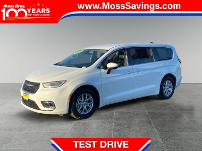 Photo of a 2023 Chrysler Pacifica Touring L 4DR Mini-Van for sale