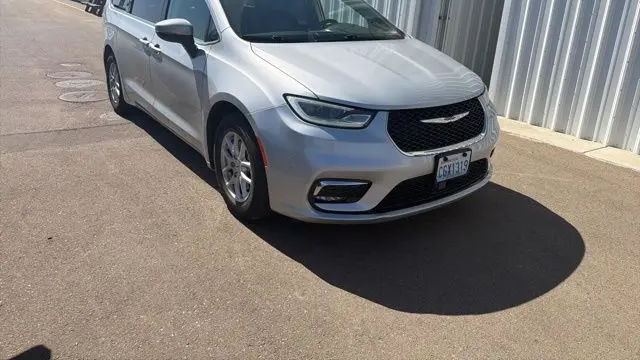 Preowned 2023 Chrysler Pacifica Touring L for Sale