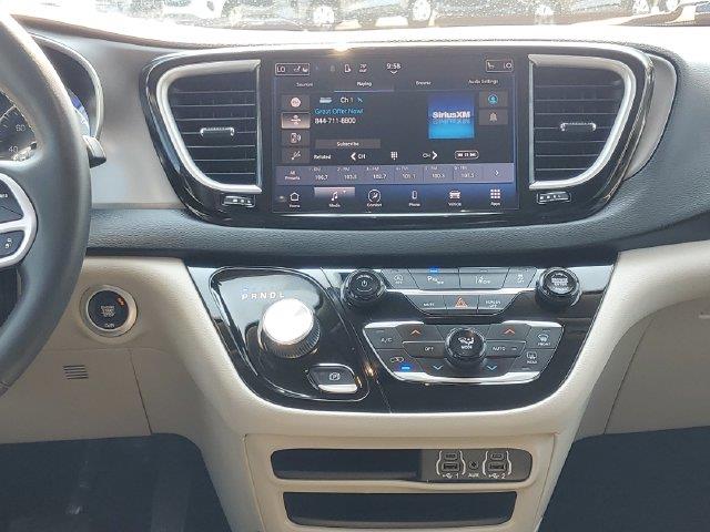 2023 Chrysler Pacifica - $21,500