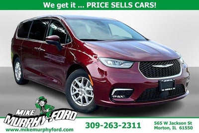 Photo of a 2023 Chrysler Pacifica Touring L 4DR Mini-Van for sale