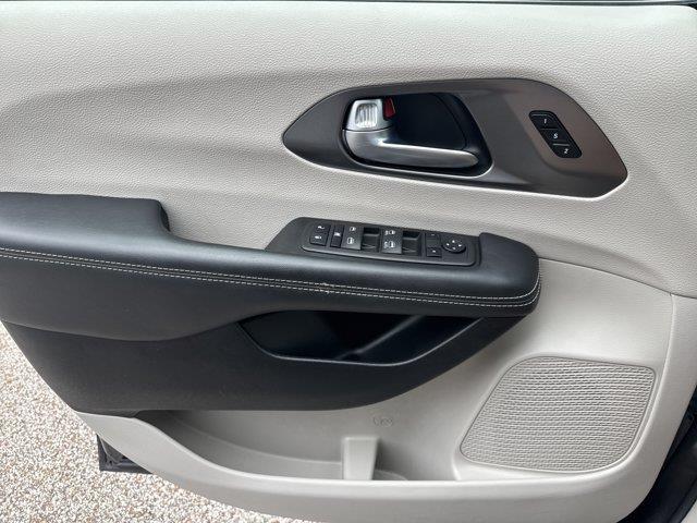 2023 Chrysler Pacifica - $21,991