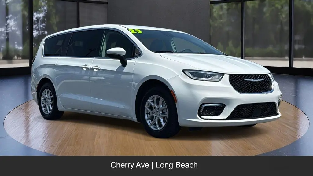 Preowned 2023 Chrysler Pacifica Touring L for Sale