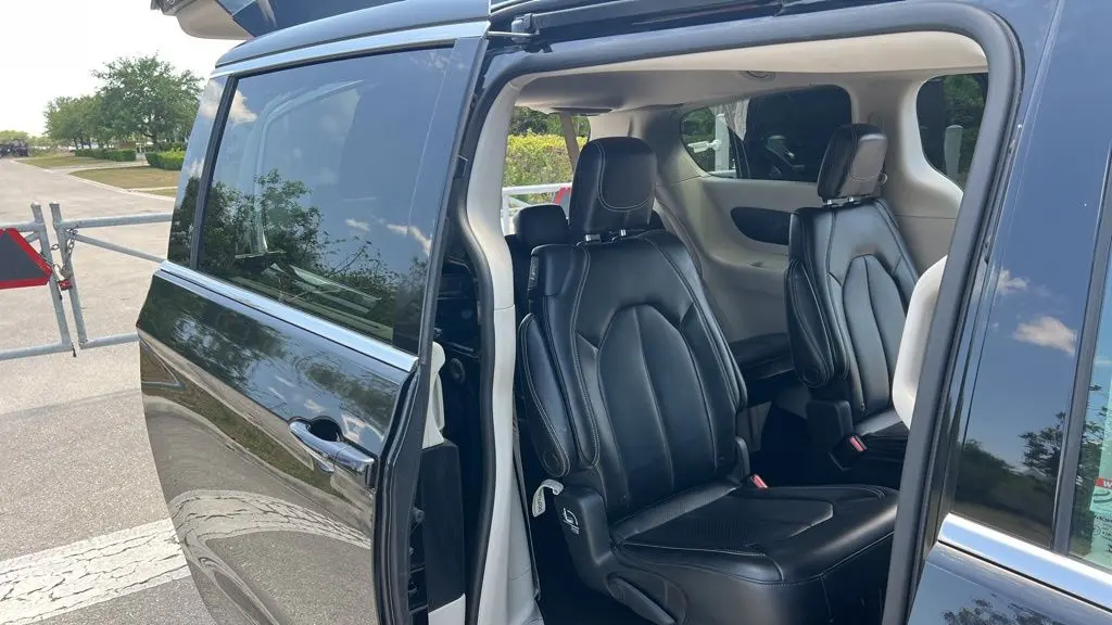 2023 Chrysler Pacifica Touring L