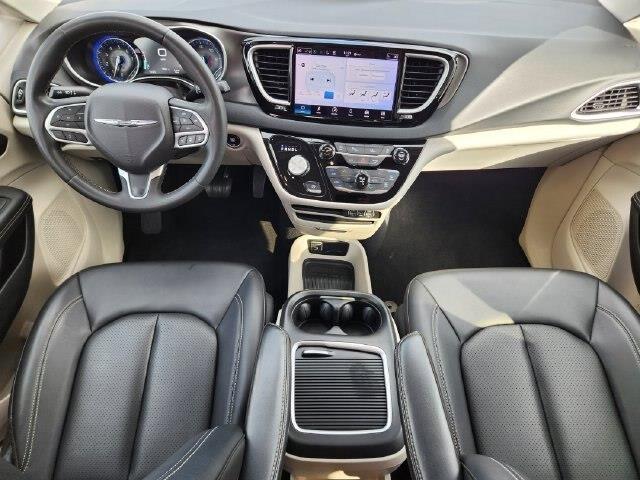 2024 Chrysler Pacifica - $19,595