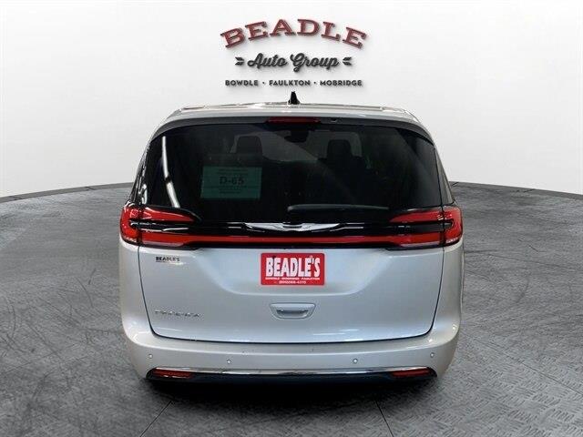 2024 Chrysler Pacifica - $32,500