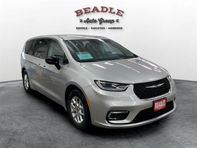 2024 Chrysler Pacifica - $32,500