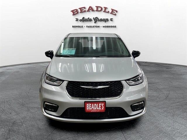 2024 Chrysler Pacifica - $32,500