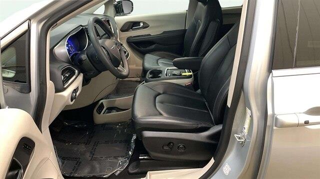 2024 Chrysler Pacifica - $32,500