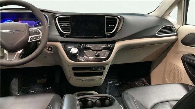 2024 Chrysler Pacifica - $32,500