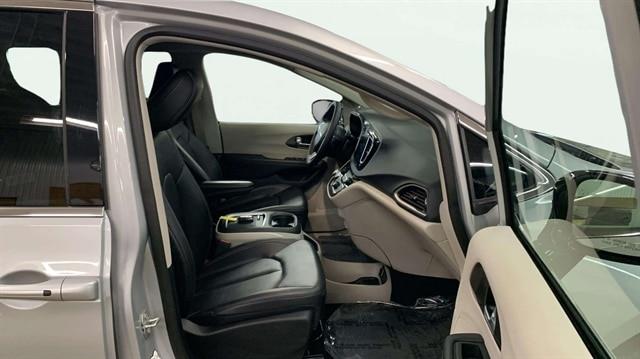 2024 Chrysler Pacifica - $32,500