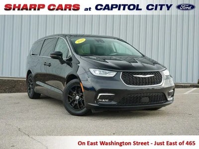 Photo of a 2024 Chrysler Pacifica Touring L 4DR Mini-Van for sale