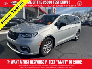 2024 Chrysler Pacifica with Silver Mist Clearcoat Exterior