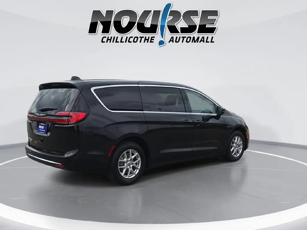 2024 Chrysler Pacifica - $22,132