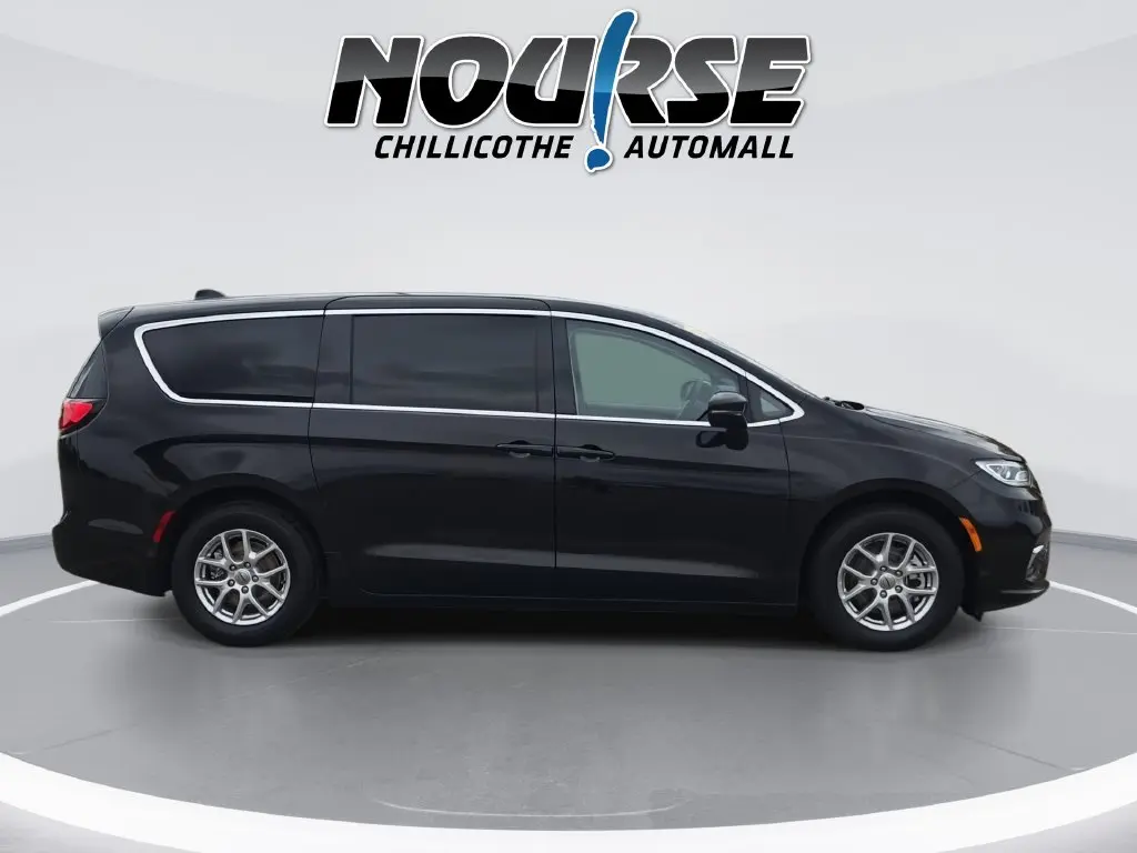 2024 Chrysler Pacifica - $22,132