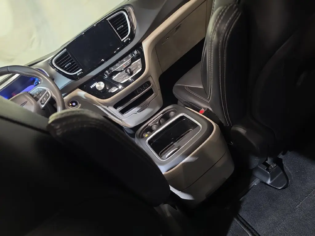 2024 Chrysler Pacifica - $22,132