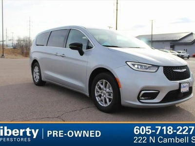 Photo of a 2024 Chrysler Pacifica Touring L 4DR Mini-Van for sale