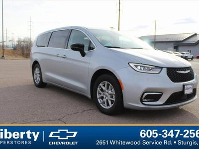 Photo of a 2024 Chrysler Pacifica Touring L 4DR Mini-Van for sale