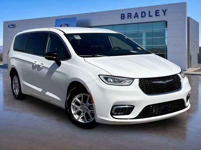 2025 Chrysler Pacifica - $23,160