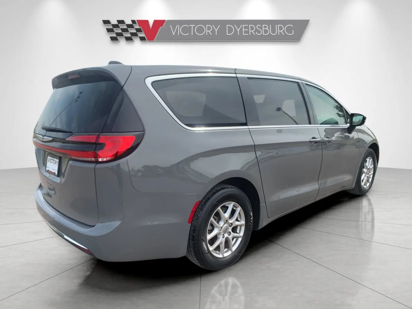 2025 Chrysler Pacifica - $28,775