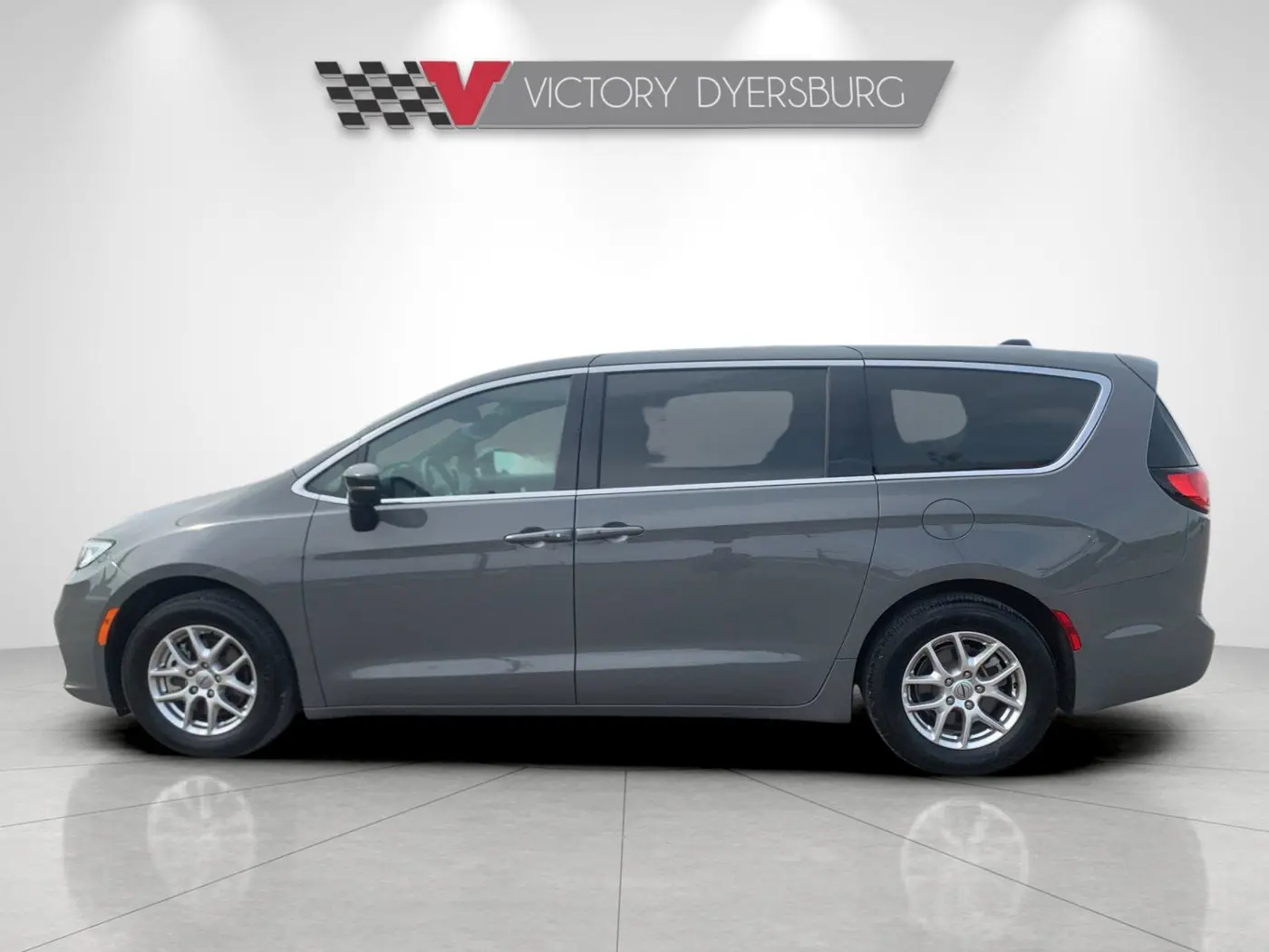 2025 Chrysler Pacifica - $28,775