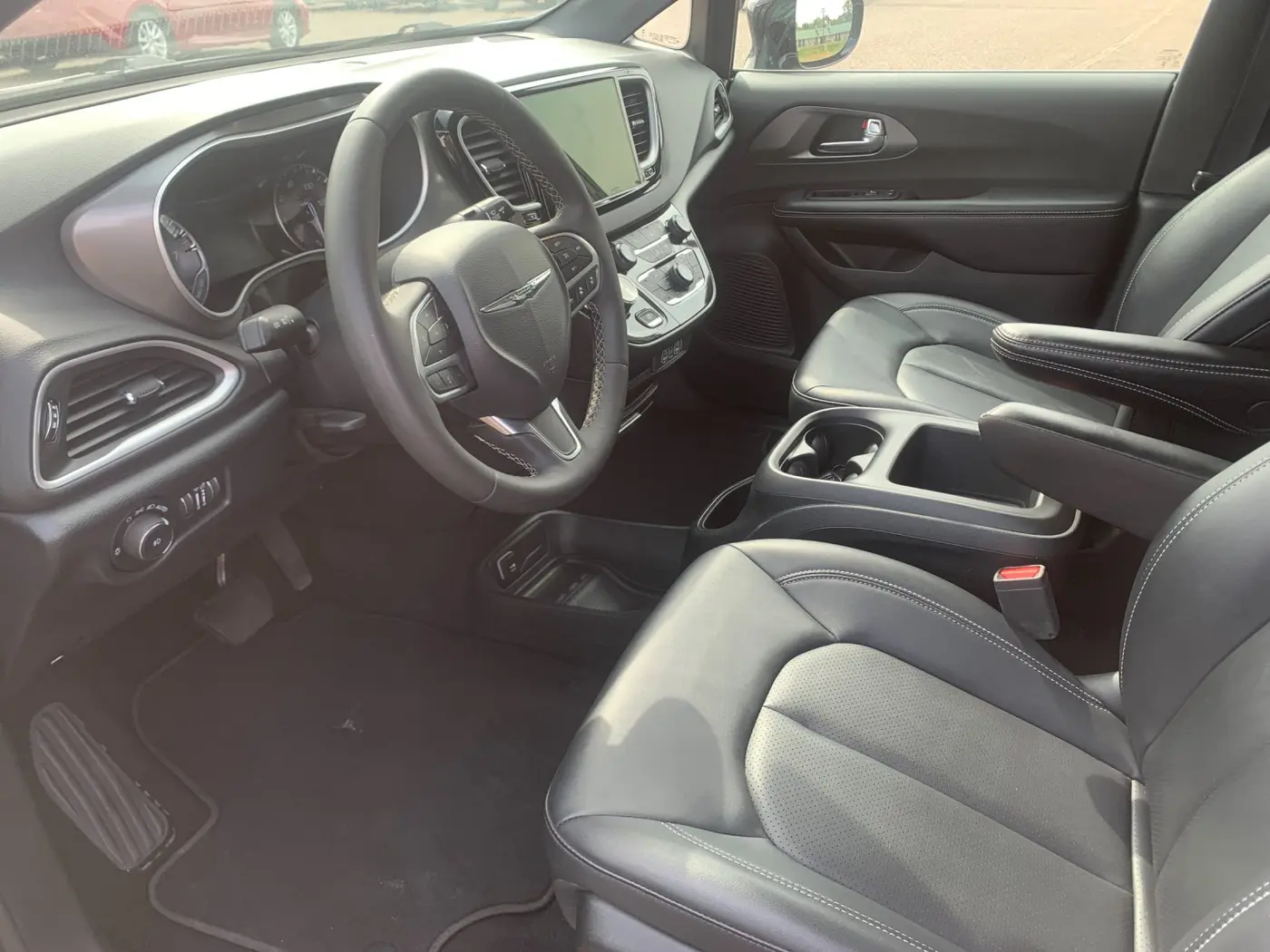 2025 Chrysler Pacifica - $28,775
