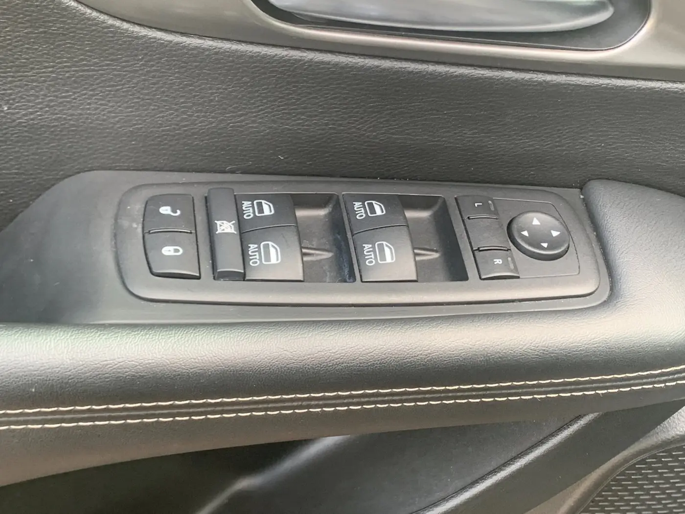 2025 Chrysler Pacifica - $28,775