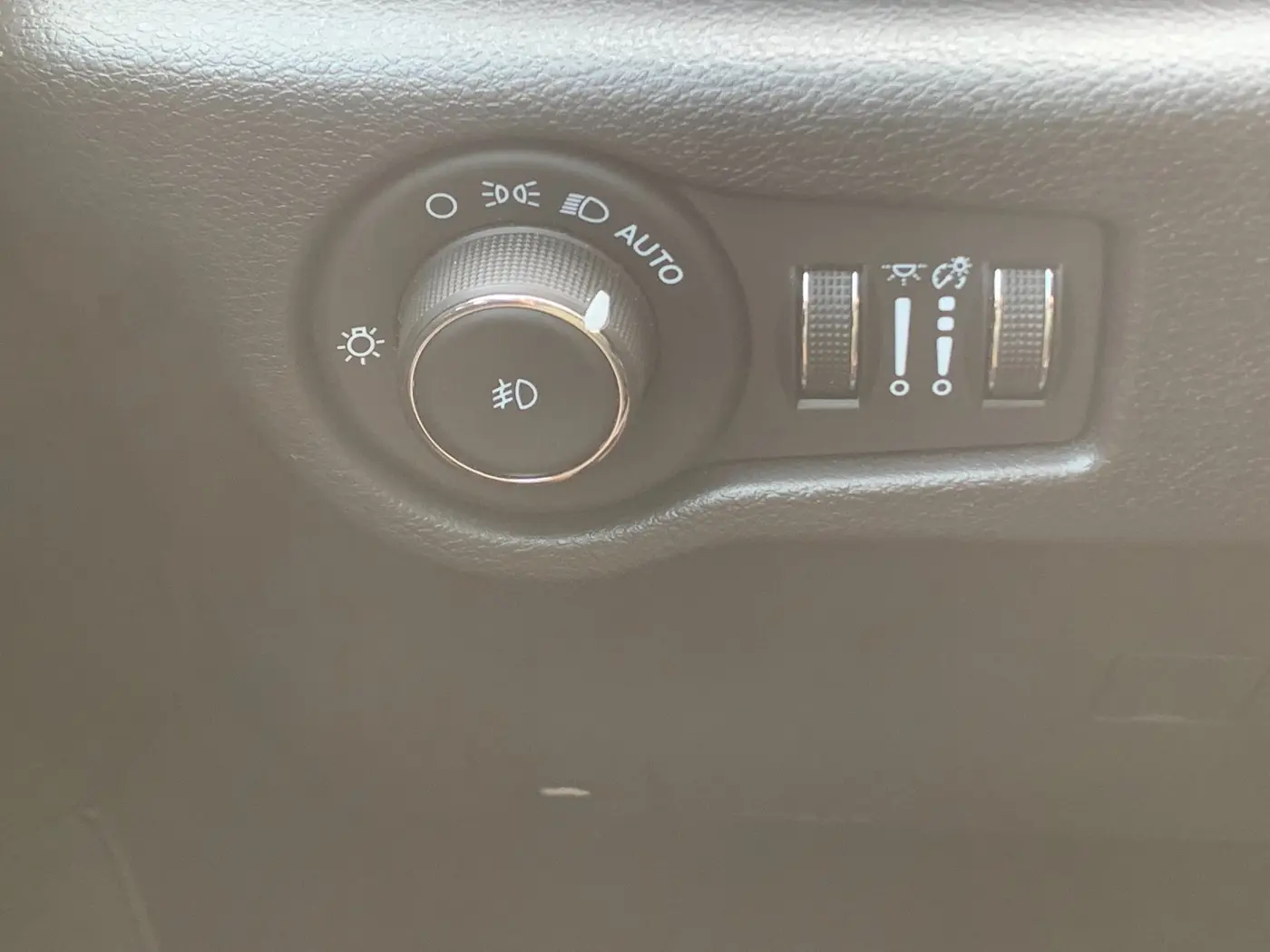 2025 Chrysler Pacifica - $28,775