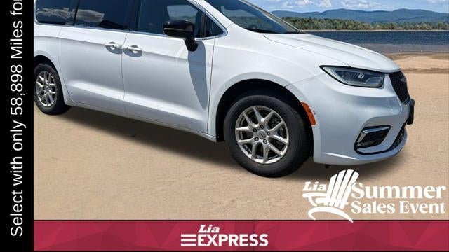 Preowned 2025 Chrysler Pacifica Select for Sale
