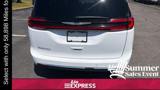 2025 Chrysler Pacifica Select