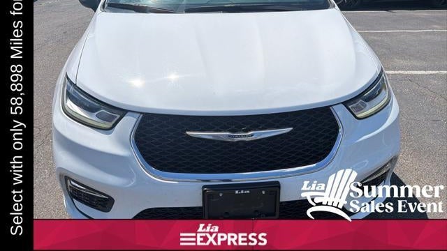 2025 Chrysler Pacifica Select
