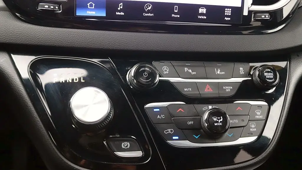2025 Chrysler Pacifica Select