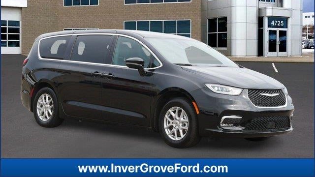 Preowned 2025 Chrysler Pacifica Select for Sale