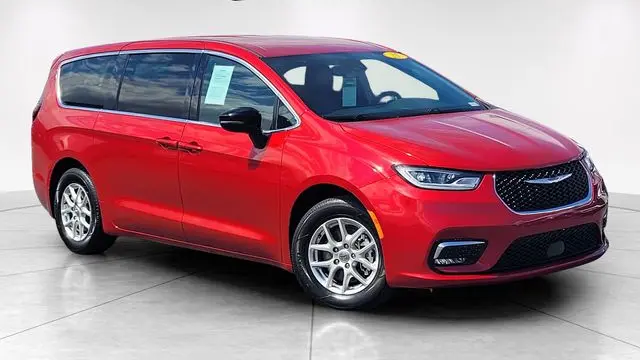 Preowned 2025 Chrysler Pacifica Select for Sale